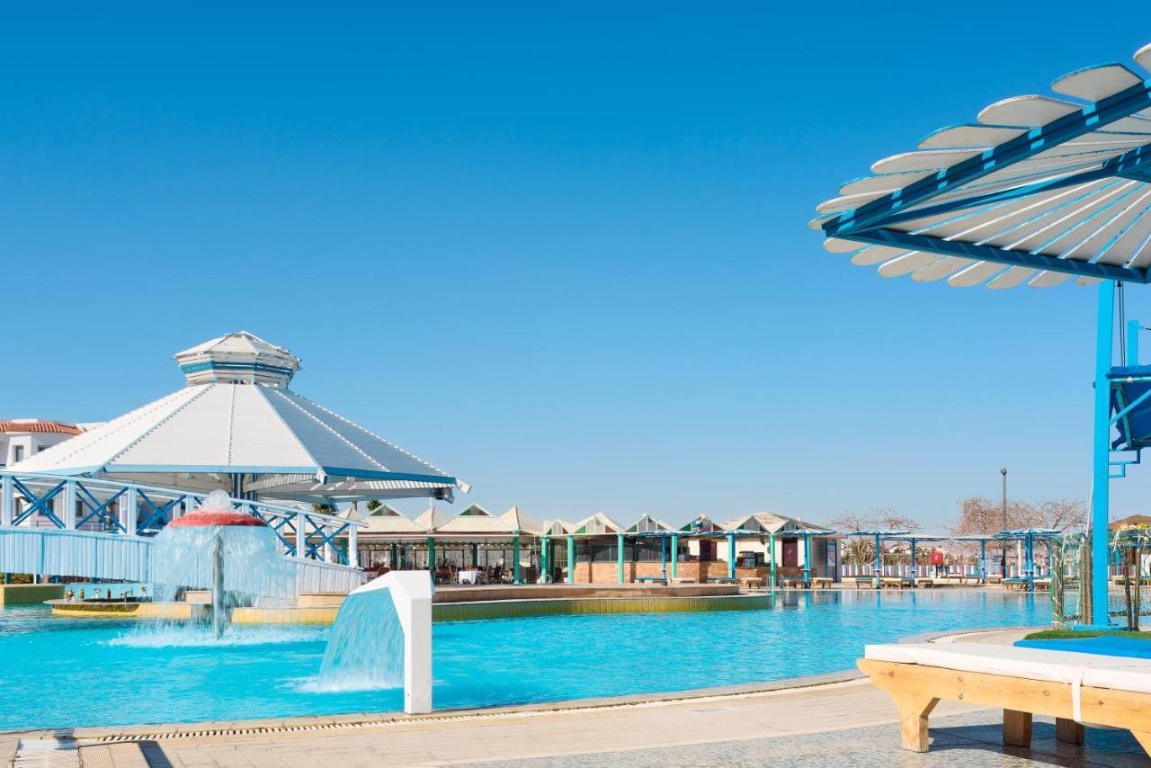 منتجع دريمز بيتش شرم الشيخ المظهر الخارجي الصورة The resort's main pool