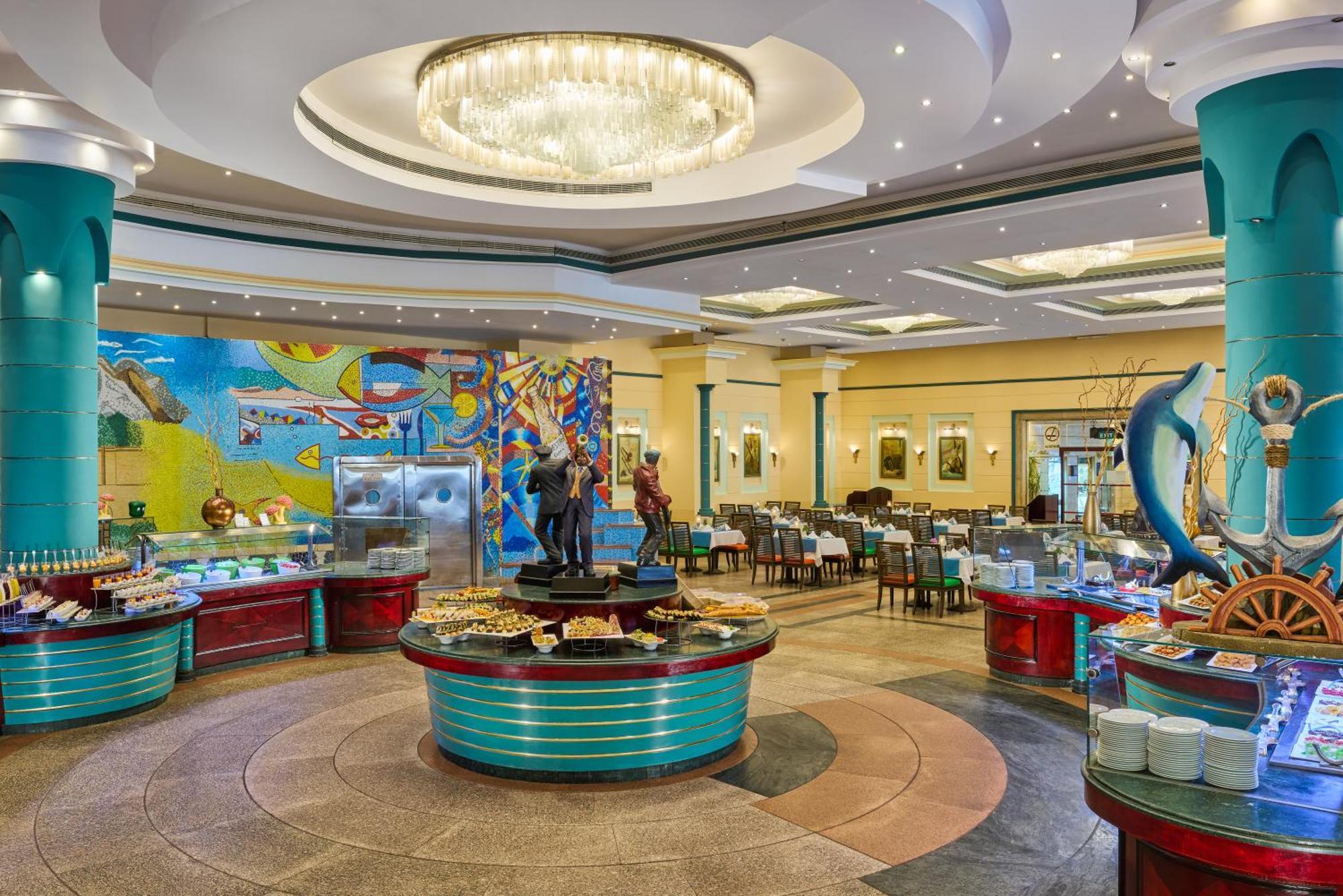 منتجع دريمز بيتش شرم الشيخ المظهر الخارجي الصورة The buffet at the Grand Hyatt Hotel, Dubai