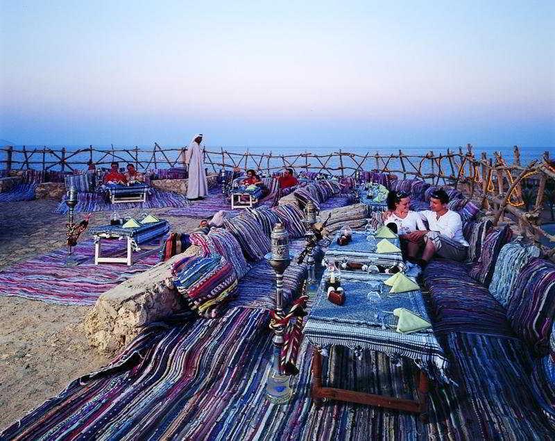 منتجع دريمز بيتش شرم الشيخ المظهر الخارجي الصورة A Bedouin camp in the desert