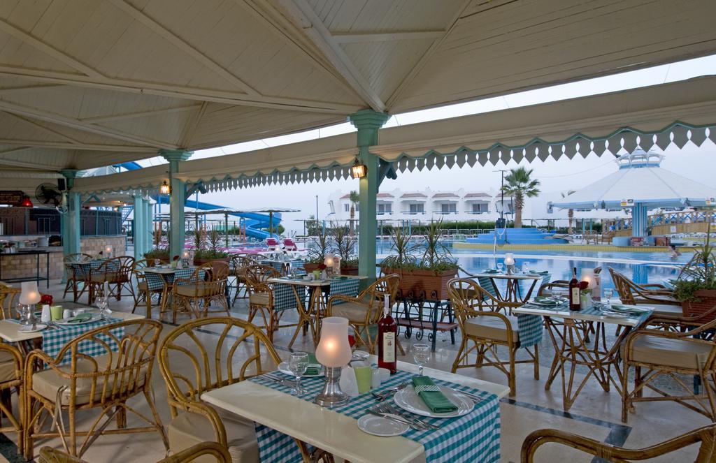 منتجع دريمز بيتش شرم الشيخ المظهر الخارجي الصورة The poolside restaurant at the hotel